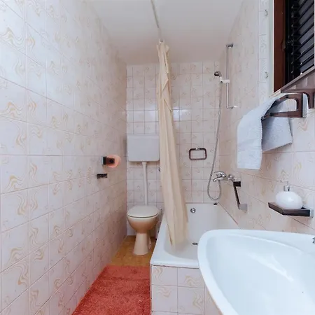 Renata Apartment Palit