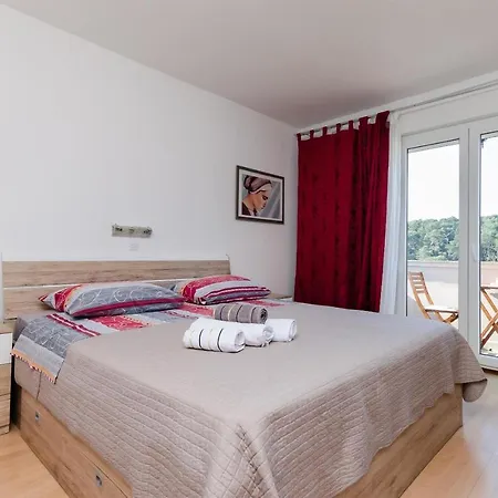 Renata Apartment *